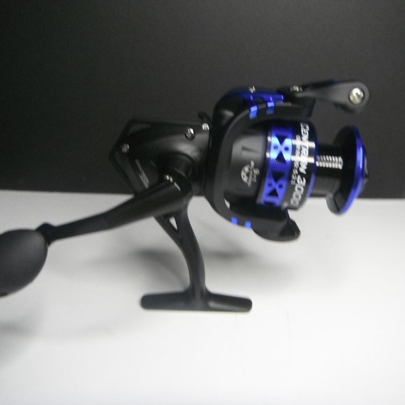 KastKing Centron 3000 Spinning Reel - Picture 9 of 16